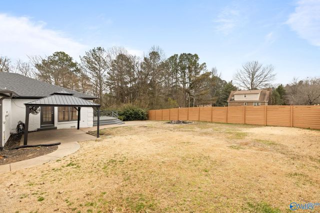 121 Tessie Drive SE, Owens Cross Roads, AL 35763