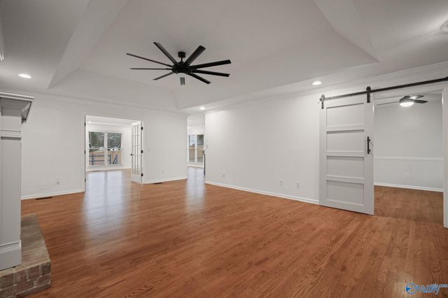 121 Tessie Drive SE, Owens Cross Roads, AL 35763