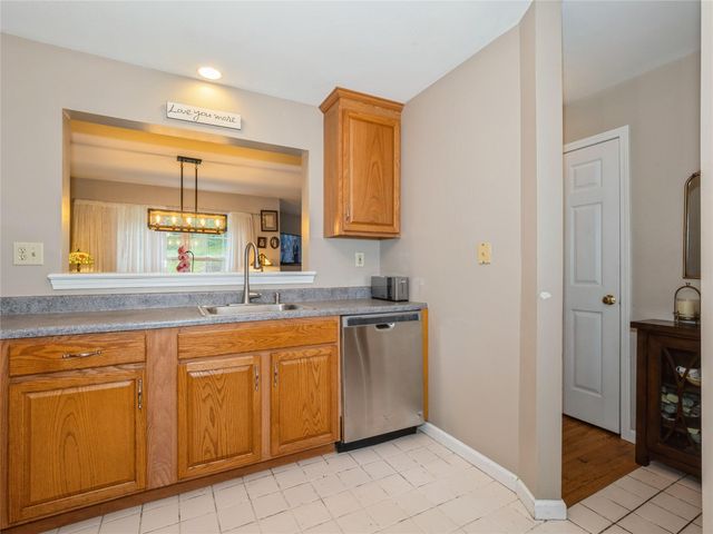 47 Muirfield Court, Poughkeepsie, NY 12603