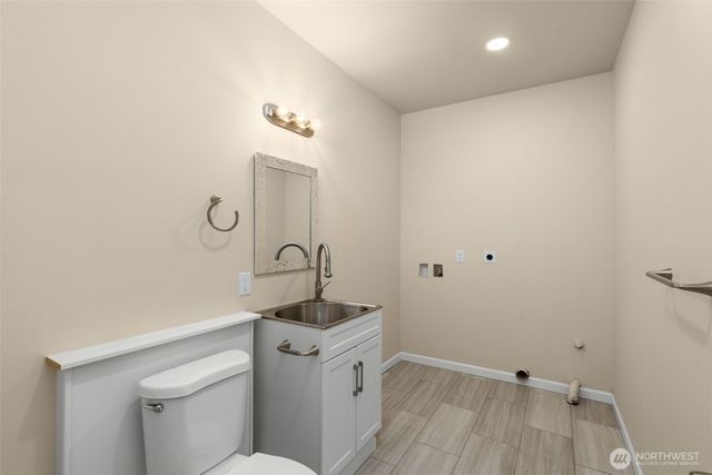 942 S M Street, Tacoma, WA 98405