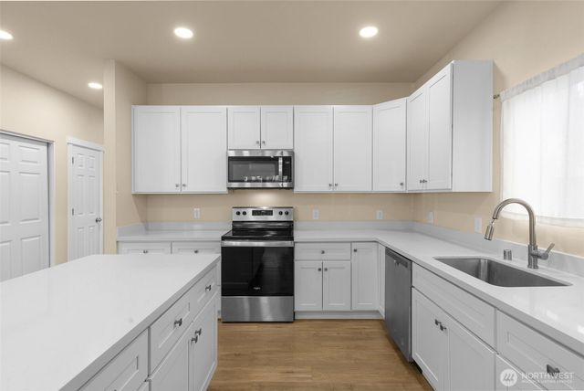 942 S M Street, Tacoma, WA 98405