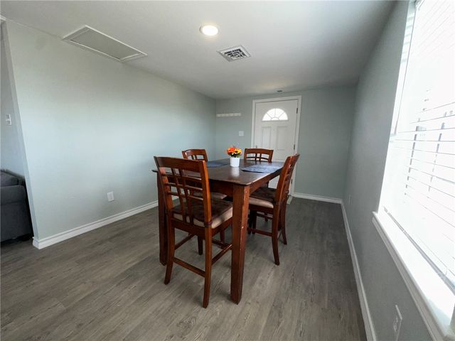 201 Volpe, Gregory, TX 78359