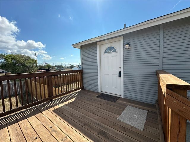 201 Volpe, Gregory, TX 78359