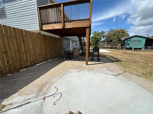201 Volpe, Gregory, TX 78359