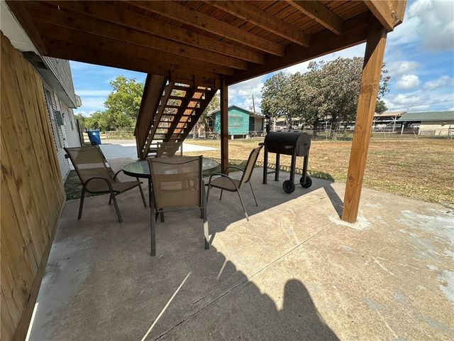 201 Volpe, Gregory, TX 78359