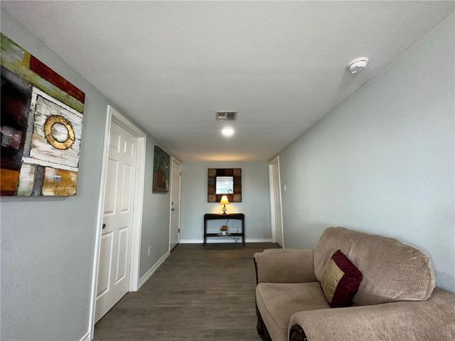 201 Volpe, Gregory, TX 78359