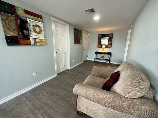 201 Volpe, Gregory, TX 78359
