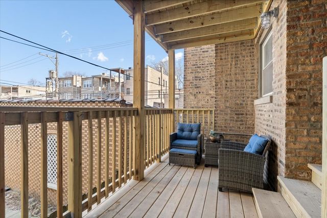 2618 W Rosemont Avenue 1, Chicago, IL 60659