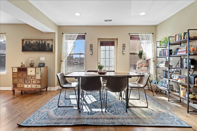 2618 W Rosemont Avenue 1, Chicago, IL 60659