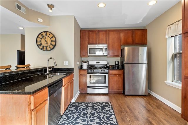 2618 W Rosemont Avenue 1, Chicago, IL 60659