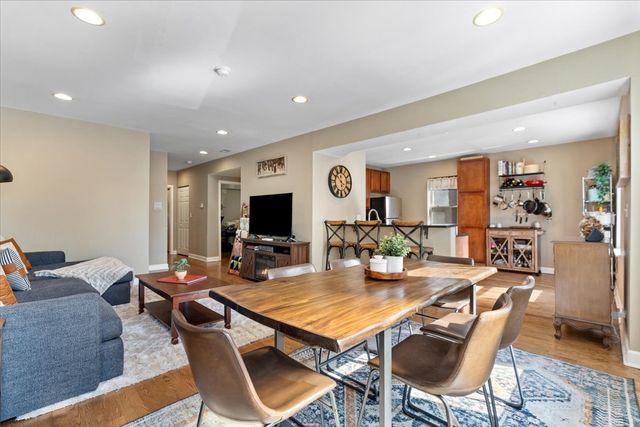 2618 W Rosemont Avenue 1, Chicago, IL 60659