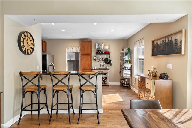 2618 W Rosemont Avenue 1, Chicago, IL 60659