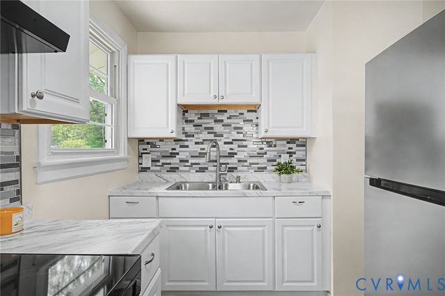 309 N Foxhill Rd, Henrico, VA 23223