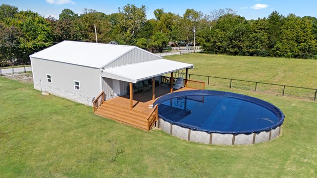 61500 E 266 Road, Grove, OK 74344