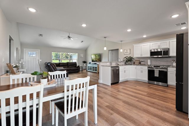 61500 E 266 Road, Grove, OK 74344