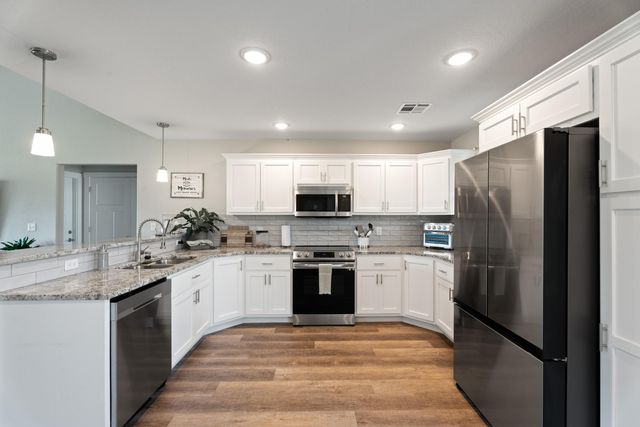 61500 E 266 Road, Grove, OK 74344