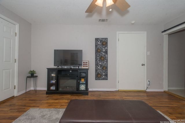 611 Brunswick, San Antonio, TX 78214