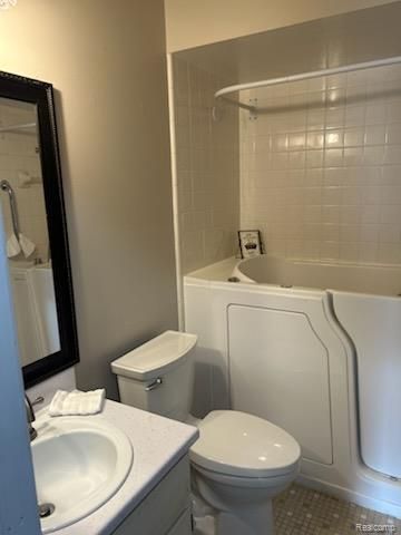 35138 N Bay Circle, Harrison Charter Township, MI 48045