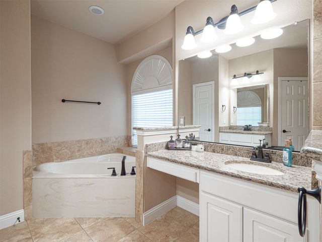 4606 Waterford Glen Drive, Mansfield, TX 76063