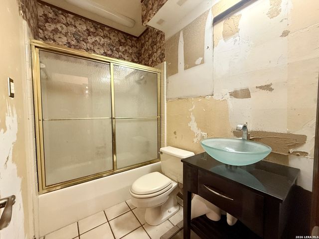 21210 Forest Waters Cir, Garden Ridge, TX 78266