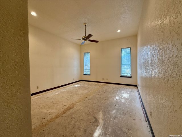 21210 Forest Waters Cir, Garden Ridge, TX 78266