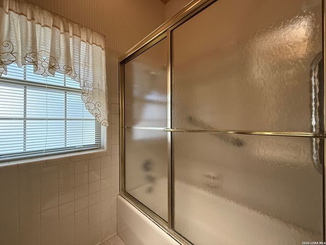 21210 Forest Waters Cir, Garden Ridge, TX 78266