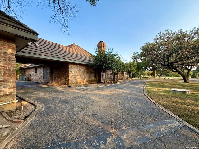 21210 Forest Waters Cir, Garden Ridge, TX 78266