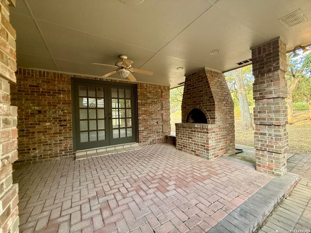 21210 Forest Waters Cir, Garden Ridge, TX 78266