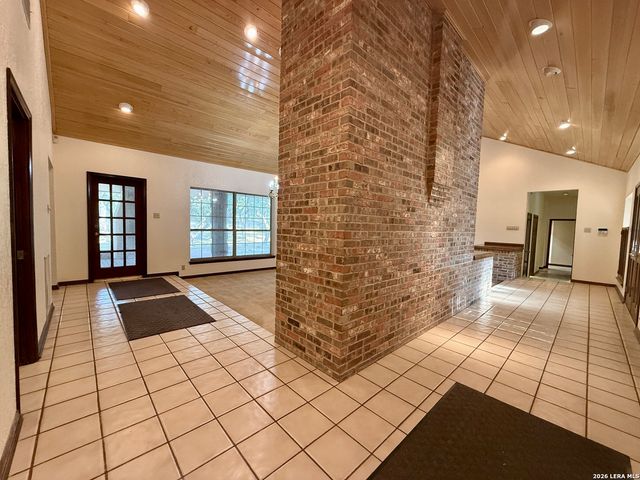 21210 Forest Waters Cir, Garden Ridge, TX 78266