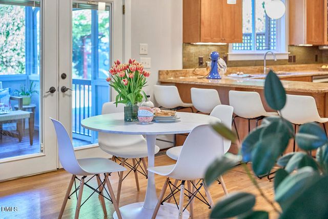 908 Hillsborough Road, Chapel Hill, NC 27516