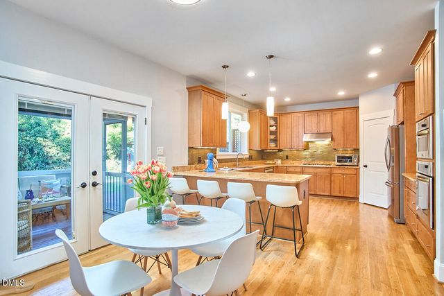 908 Hillsborough Road, Chapel Hill, NC 27516