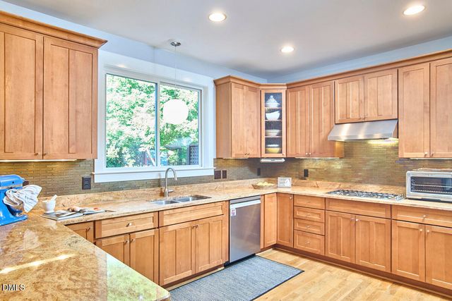 908 Hillsborough Road, Chapel Hill, NC 27516