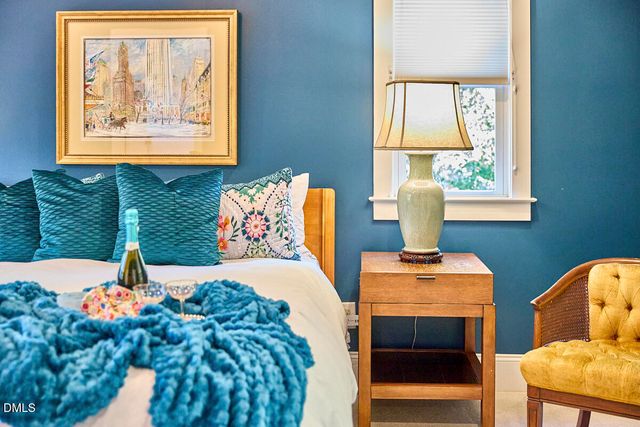 908 Hillsborough Road, Chapel Hill, NC 27516