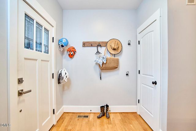 908 Hillsborough Road, Chapel Hill, NC 27516