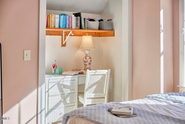 908 Hillsborough Road, Chapel Hill, NC 27516