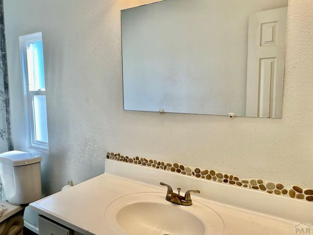 2501 E 9th St, Pueblo, CO 81001