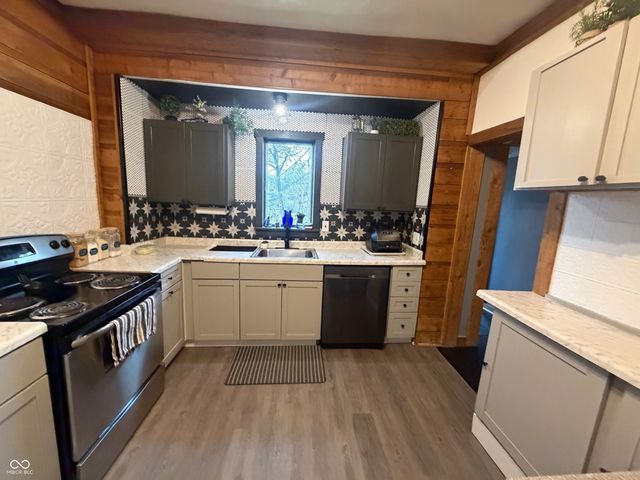 53 Main Avenue, Frankfort, IN 46041