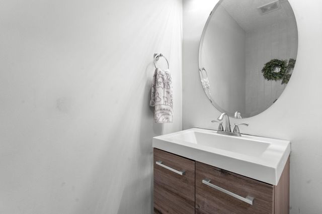 11228 204th Street W 1003, Lakeville, MN 55044