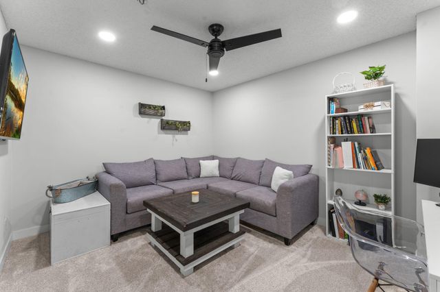 11228 204th Street W 1003, Lakeville, MN 55044