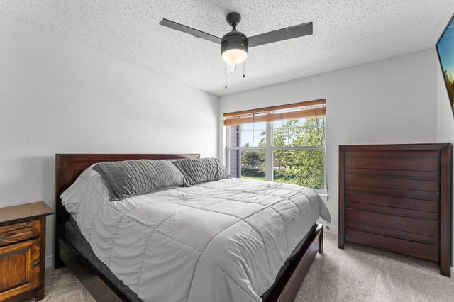 11228 204th Street W 1003, Lakeville, MN 55044