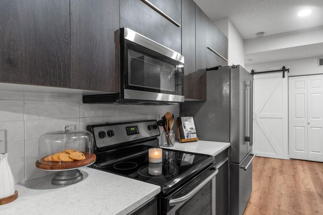 11228 204th Street W 1003, Lakeville, MN 55044