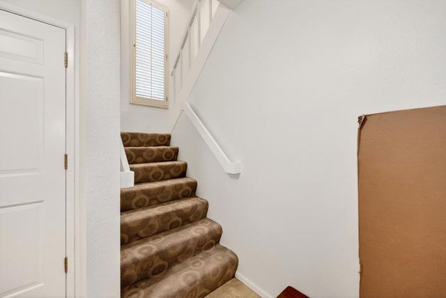 1055 Commons Dr, Sacramento, CA 95825