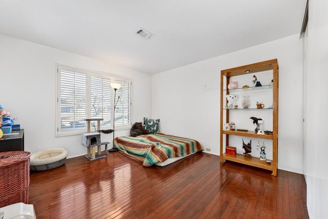 1055 Commons Dr, Sacramento, CA 95825