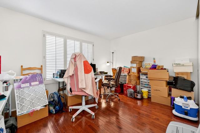 1055 Commons Dr, Sacramento, CA 95825