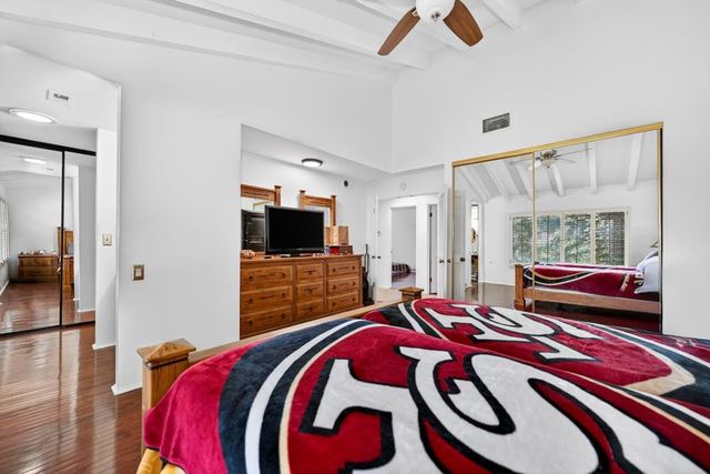 1055 Commons Dr, Sacramento, CA 95825