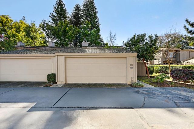 1055 Commons Dr, Sacramento, CA 95825