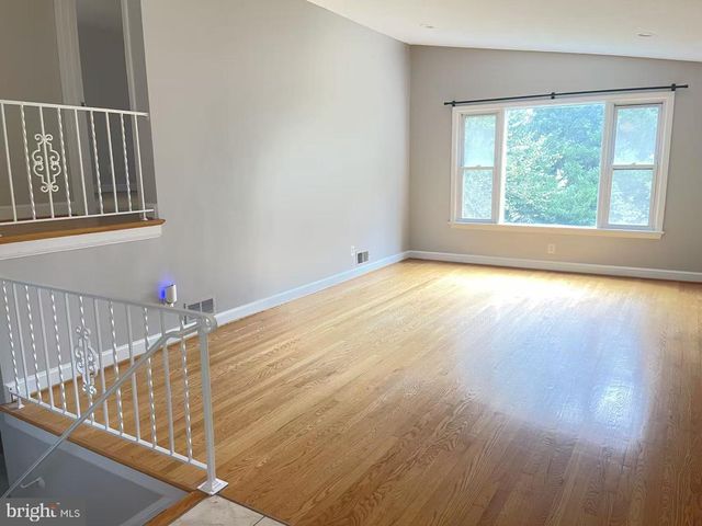 7325 RADCLIFFE DR, College Park, MD 20740