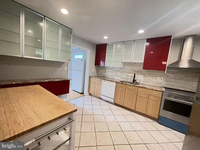 7325 RADCLIFFE DR, College Park, MD 20740
