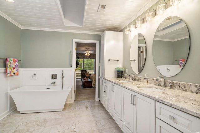 1422 Crooked Pine Dr., Surfside Beach, SC 29575