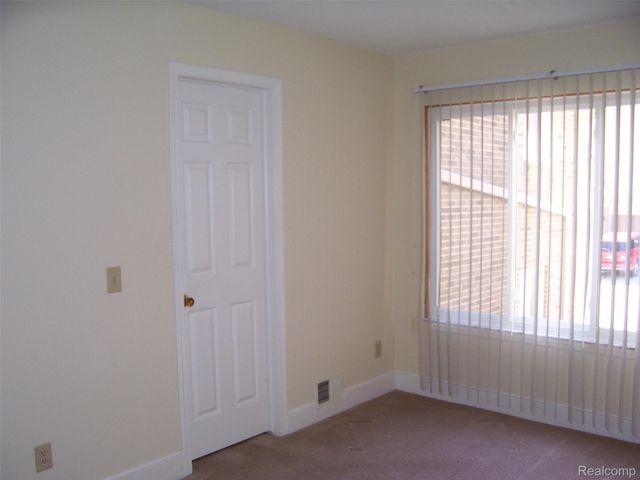 42364 Lochmoor Street 6, Clinton Charter Township, MI 48038